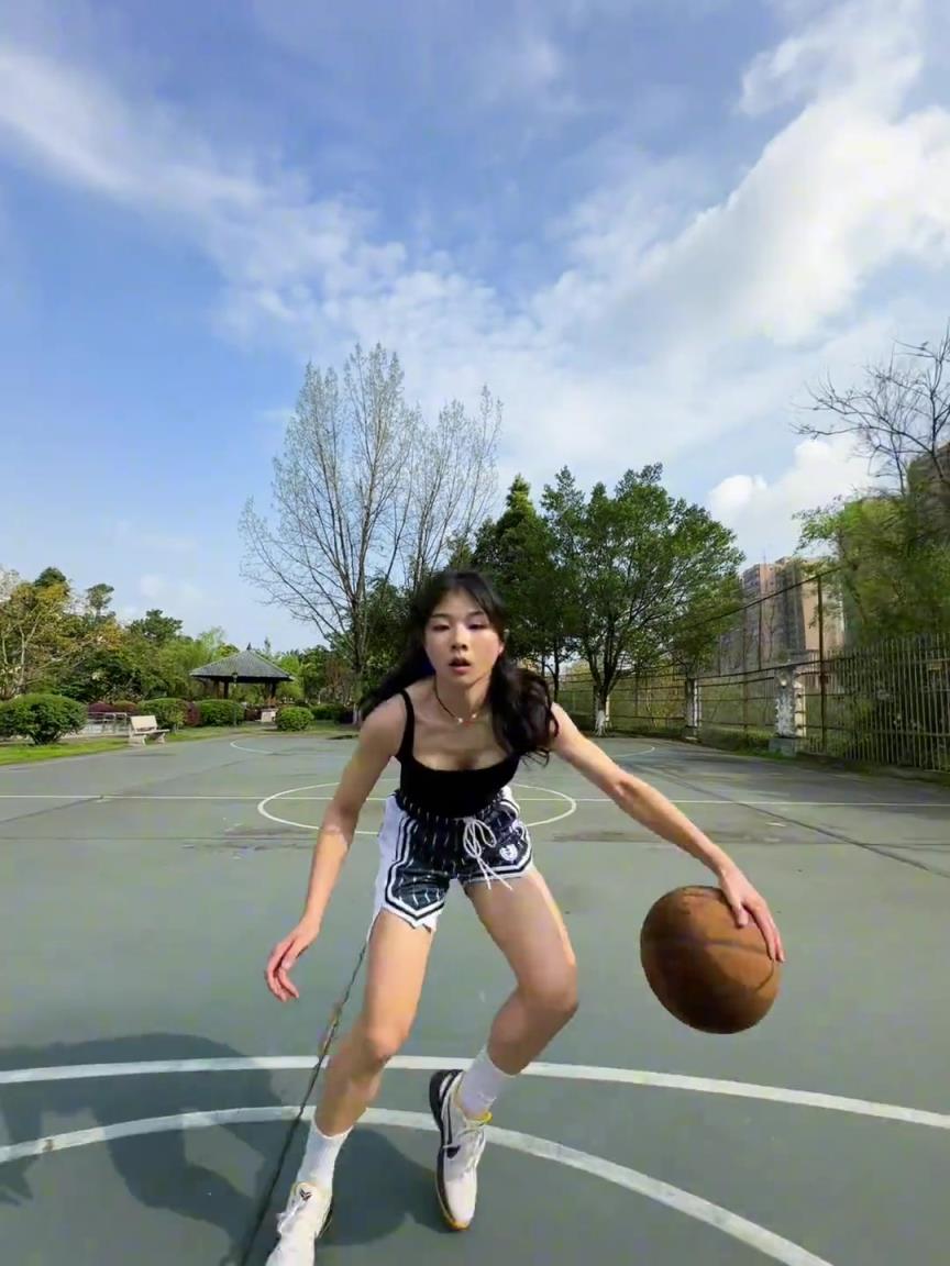 看著有點(diǎn)實(shí)力，敢背打我不？